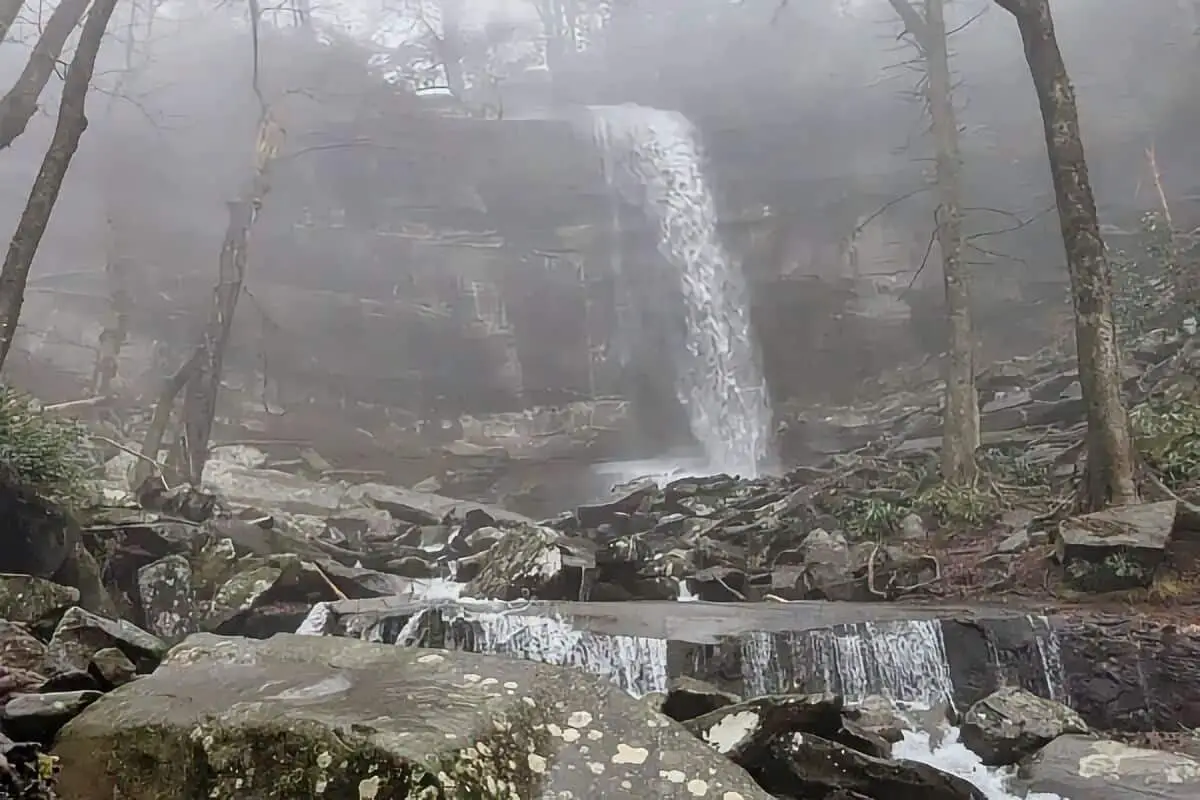 Rainbow Falls Trail