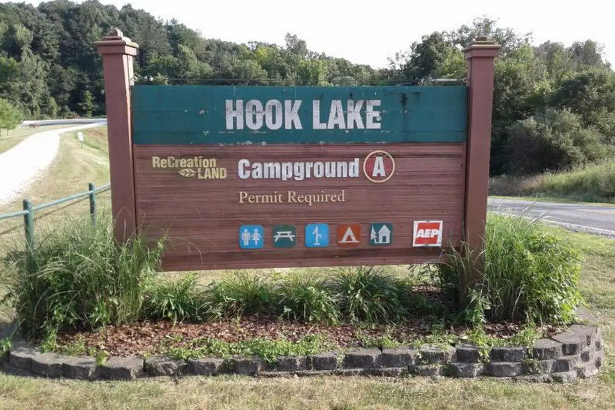 AEP Hook Lake Boondocking In Cumberland, OH